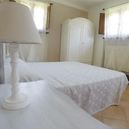 Aparthotel Casale La Fata: Tuscan Hillside Retreat With Independent *