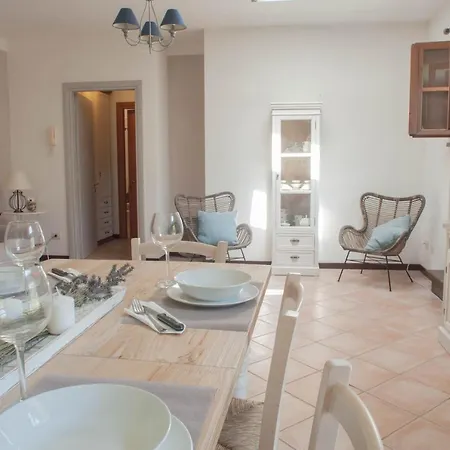 Casale La Fata: Tuscan Hillside Retreat With Independent Aparthotel *