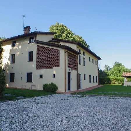 Casale La Fata: Tuscan Hillside Retreat With Independent Aparthotel Camaiore