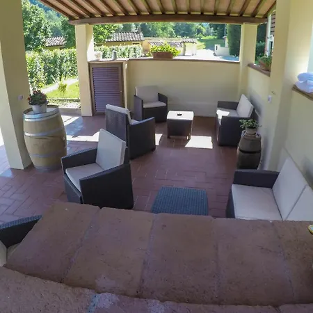 Aparthotel Casale La Fata: Tuscan Hillside Retreat With Independent Camaiore