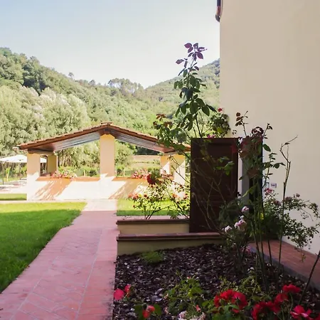 Апарт-отель Casale La Fata -tipico Toscano Immerso Nelle Colline Tra Lucca E Versilia, 6 Indipendenti