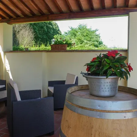 Aparthotel Casale La Fata: Tuscan Hillside Retreat With Independent