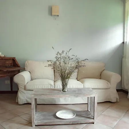 Casale La Fata: Tuscan Hillside Retreat With Independent