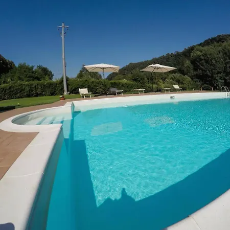 Casale La Fata: Tuscan Hillside Retreat With Independent