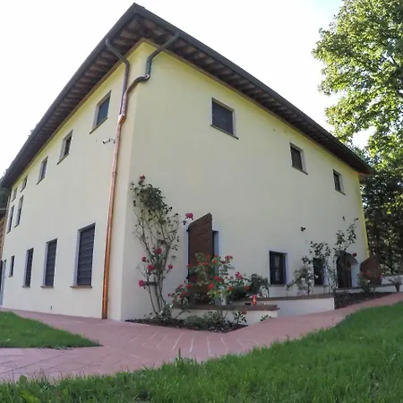 Casale La Fata -tipico Toscano Immerso Nelle Colline Tra Lucca E Versilia, 6 Indipendenti 4*